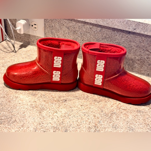 UGG Classic Clear Mini Boots Hibiscus Red Kids Size US 12 - Picture 10 of 11